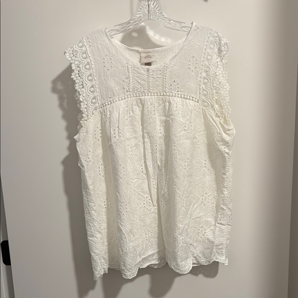 Knox Rose White Ruffled Bib Collar Blouse